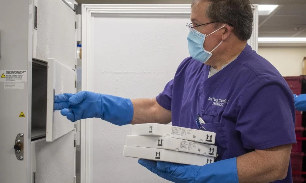 Μεγάλη Βρετανία: Και άλλη παρτίδα εμβολίων άχρηστη λόγο ψύξης